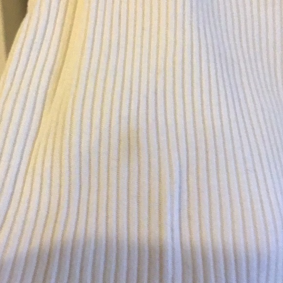 White knit top with a fringe collar, size Large - Picture 3 of 6